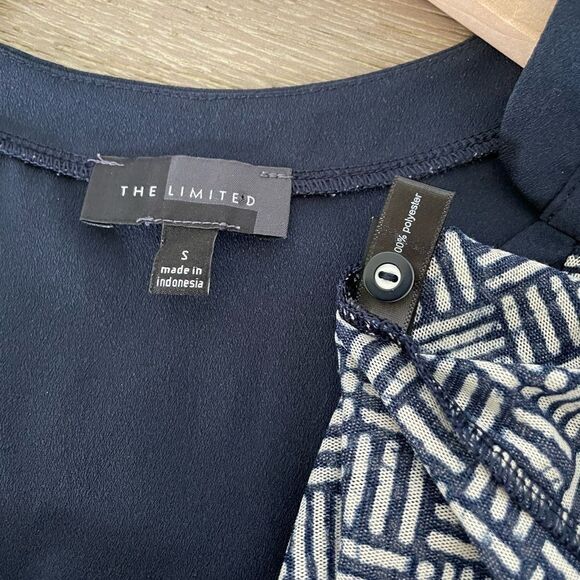 The Limited Navy Blue Print Sleeveless Blouse Top S - Picture 3 of 3
